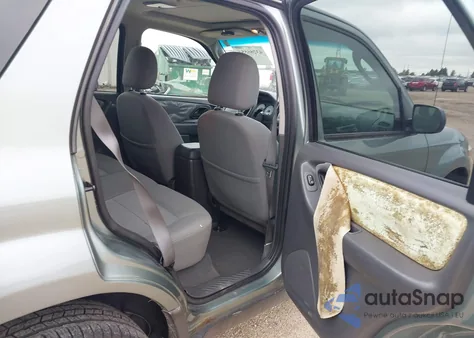 2005 Ford Escape Xlt из США, поврежденный, VIN 1FMYU03Z85KB50768